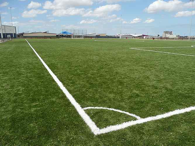 presupuesto campo de futbol cesped artificial